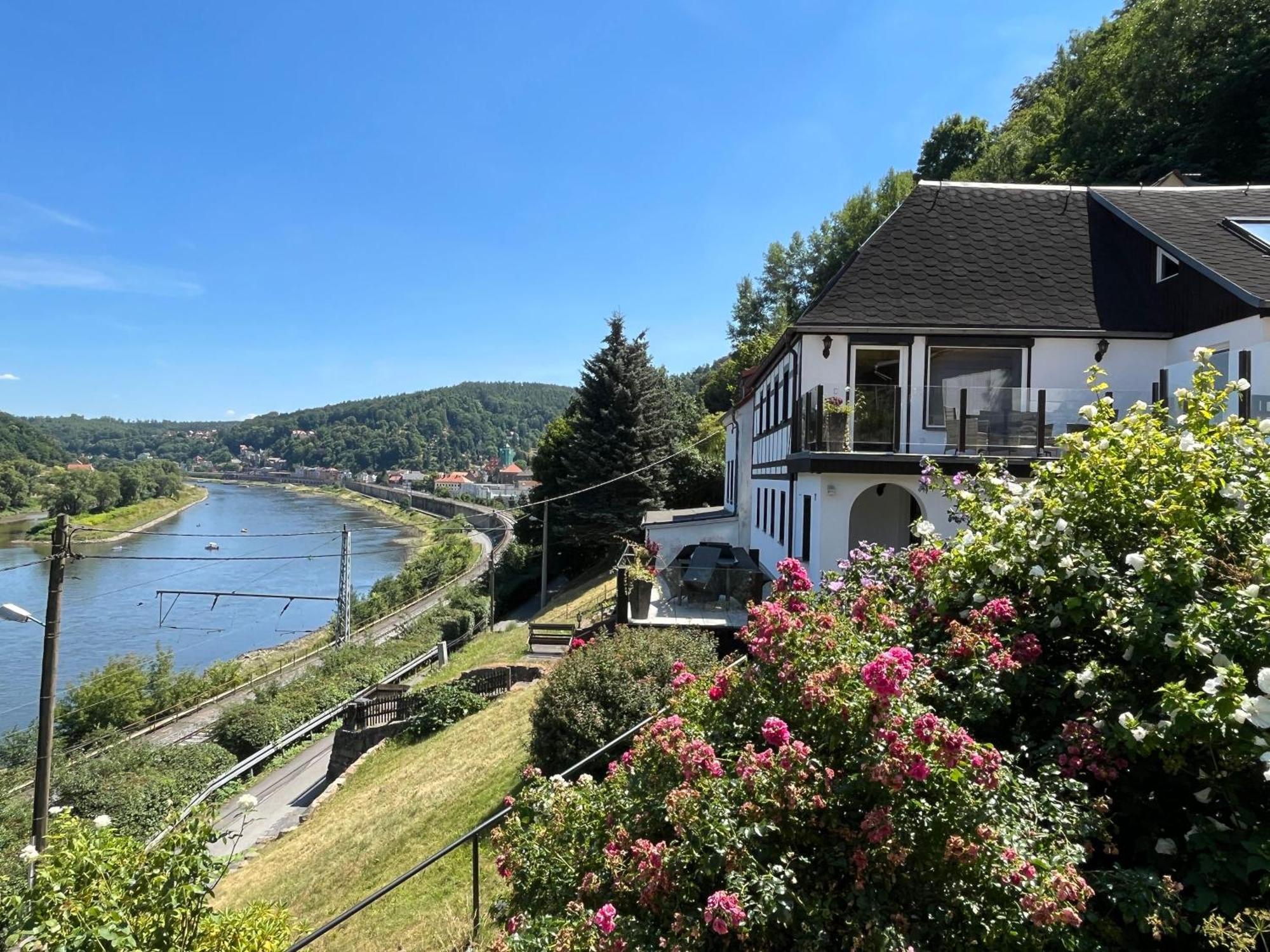 Saechsische-Schweiz-Ferienhaus-Wohnung-1-Mit-Elbblick-Sauna-Und-Kamin เคอนิกชไตน์ อัน แดร์ เอลเบอ ภายนอก รูปภาพ